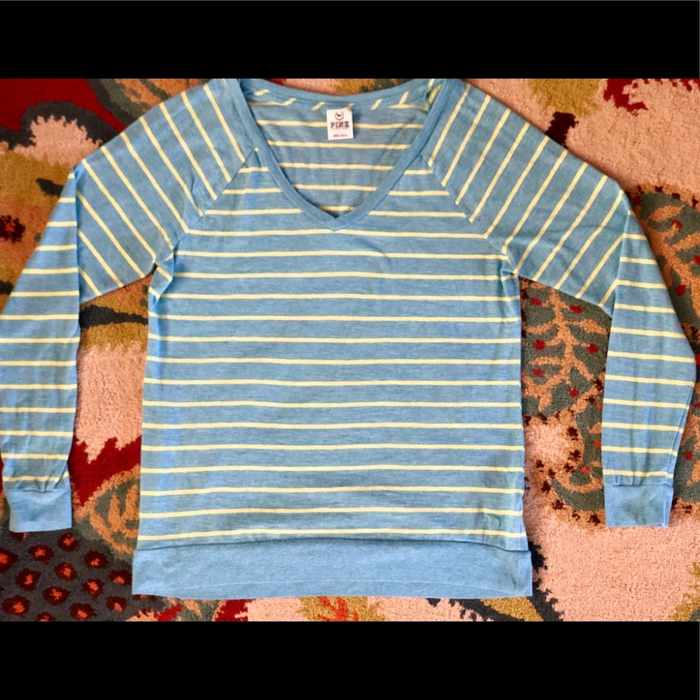 Victoria Secrets “PINK” long sleeve top. Sz Small